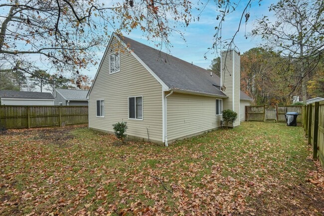 Building Photo - Completely Updated & Ready 07-08-26!! 1-Car Attached Garage! Pet Friendly!