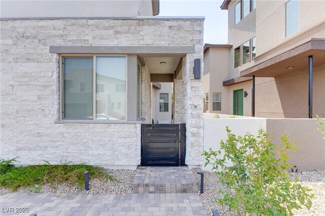 Building Photo - 6333 Redstone Hls Dr
