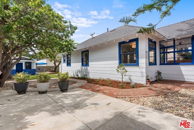 Building Photo - 2650 2nd St