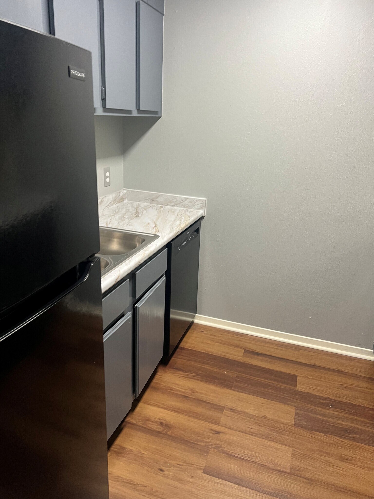 Building Photo - Belle Vue Villa Apartments