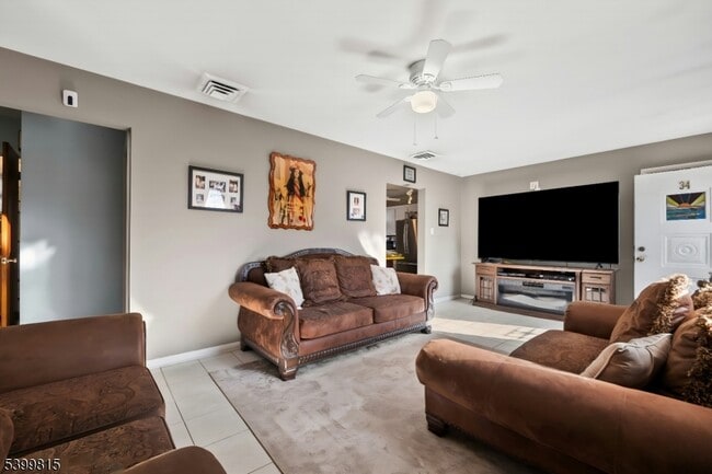 Building Photo - 34 Ward Ave