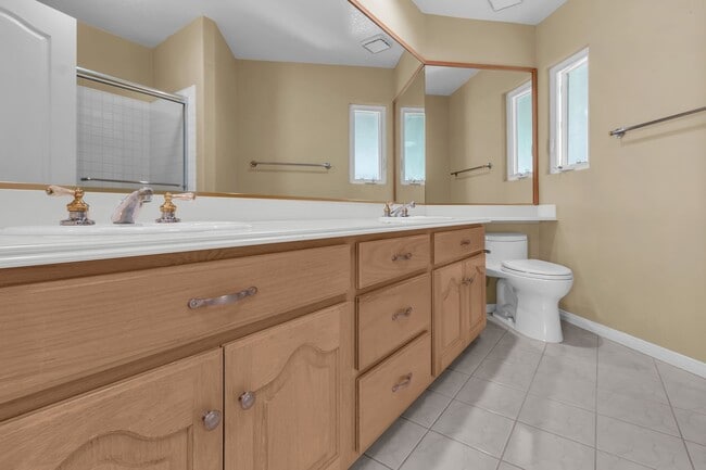 Building Photo - 12 Bergamo