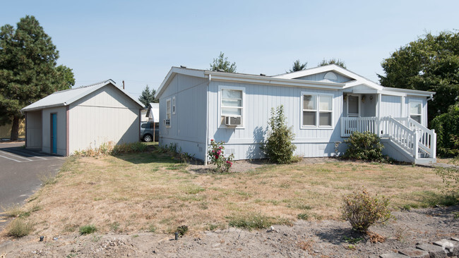 Building Photo - Lake Creek Ranch Manufactured