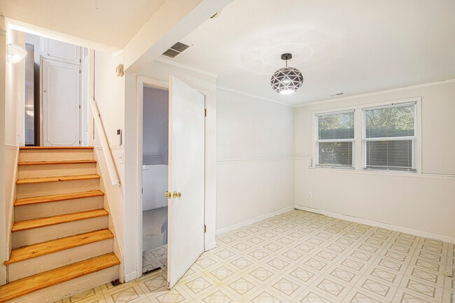 Building Photo - 8420 N Virginia Ave