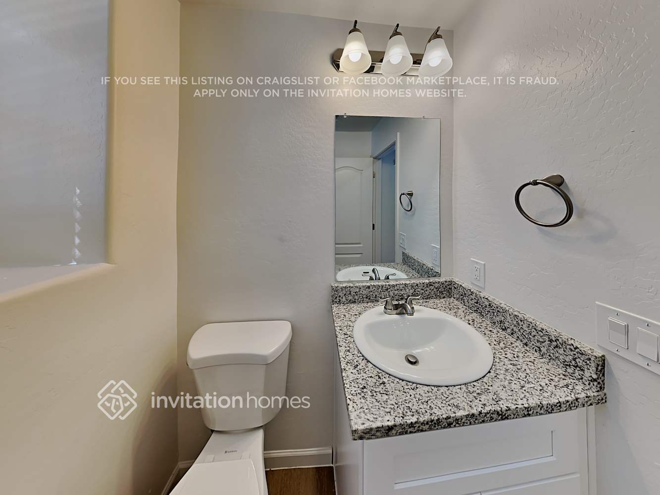 Building Photo - 1070 S Deerfield Ln