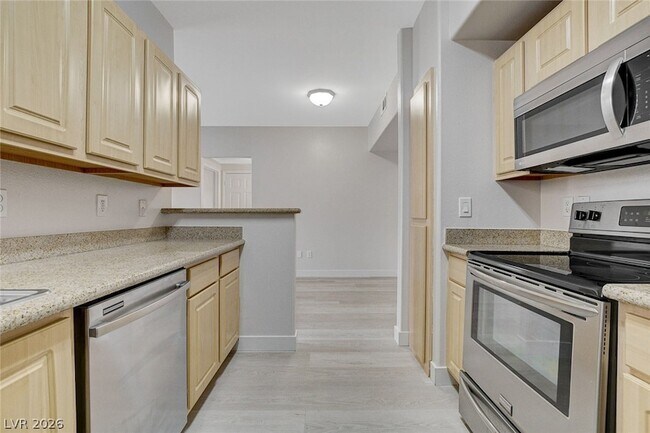 Building Photo - 8000 W Badura Ave