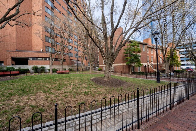 Building Photo - 35 Andrew Pl