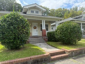 Building Photo - 2 BR Home walk to NHHS