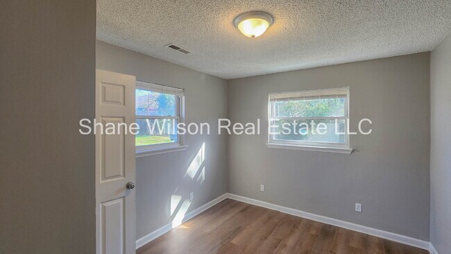 Building Photo - "Charming 3-Bedroom Retreat with 1050 Sq. Ft. of Cozy Living in Chattanooga!"