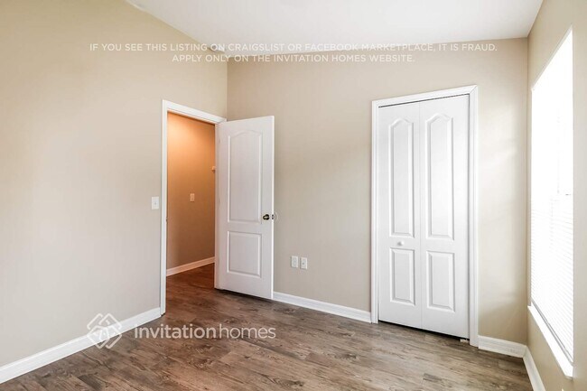 Building Photo - 15656 Greyrock Dr