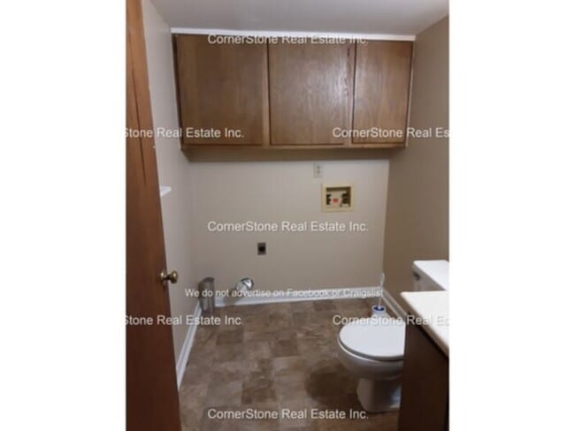 Building Photo - 6831 Buttermere Dr