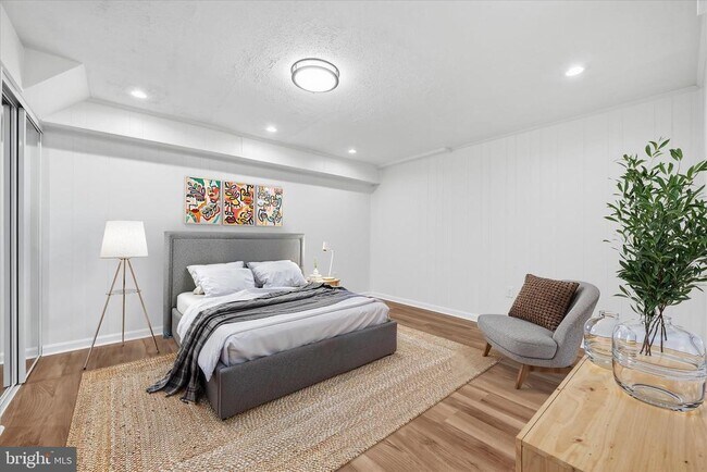 Building Photo - 9500 Windbeat Way