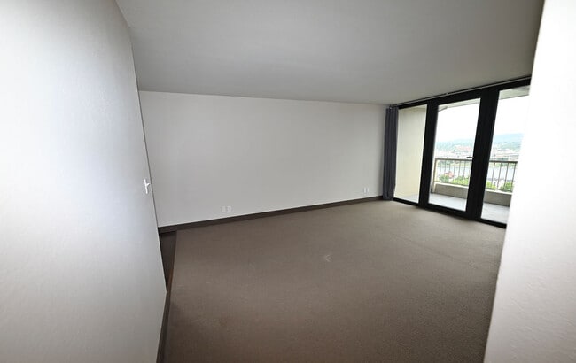 Building Photo - 255 SW Harrison St