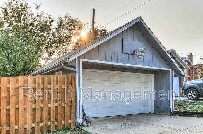 Building Photo - 4389 Mason St