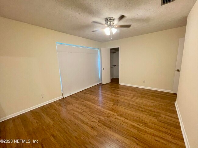 Building Photo - 5391 Golf Course Dr