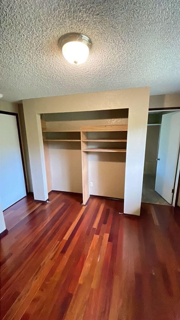 Building Photo - Preleasing Now! Split-level 4 Bedroom + 3 ...
