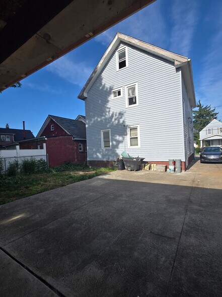Building Photo - 3418 W 45th St