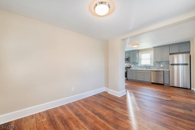 Building Photo - 116 Eagle St