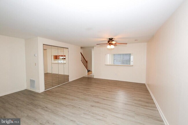 Building Photo - 1243 Independence Square