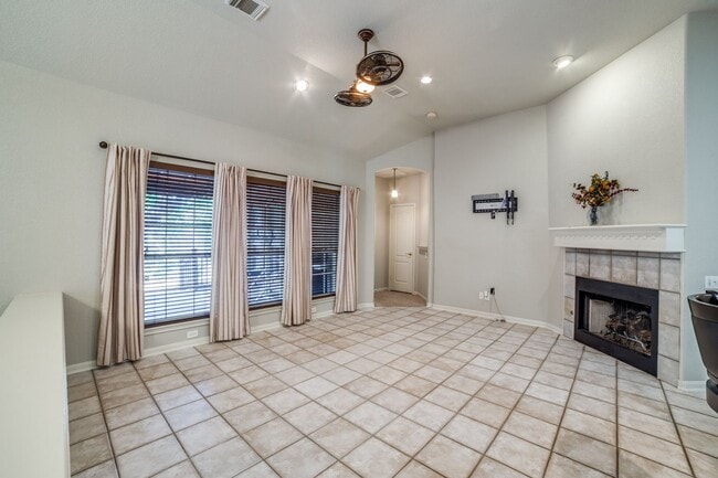 Building Photo - BEAUTIFUL SINGLE-STORY 3-BEDROOM HOME IN S...