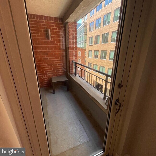 Building Photo - 915 E St NW
