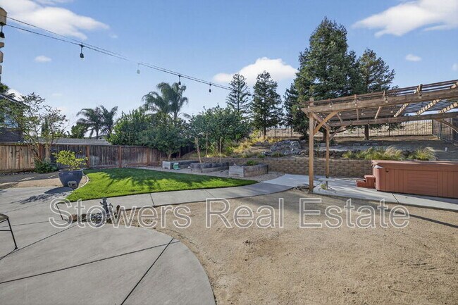 Building Photo - 729 Copperfield Ct