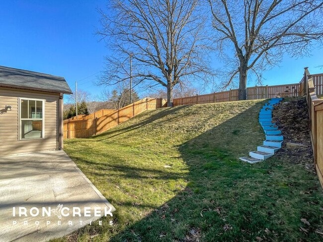 Building Photo - 24 Onteora Oaks Dr