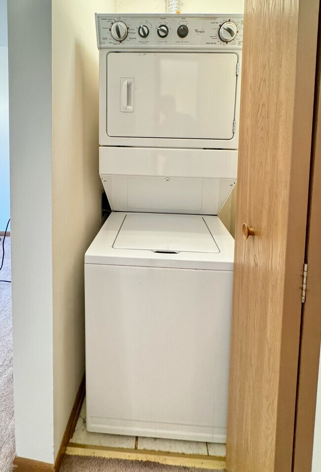 Building Photo - 2258 Abbeywood Dr