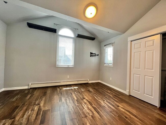 Building Photo - 3 Bed, 3 Bath Townhome in Fort Collins!