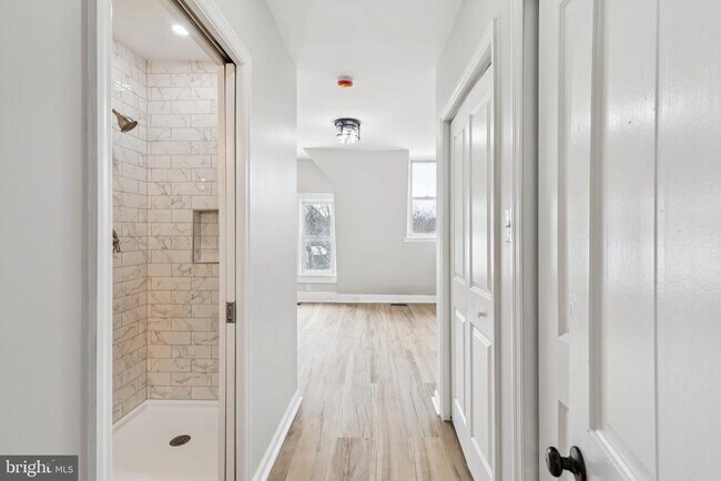 Building Photo - 11 Lexington Ave