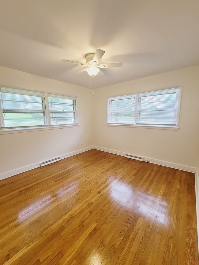 Building Photo - Newly Renovated Brick Ranch with a Basement!