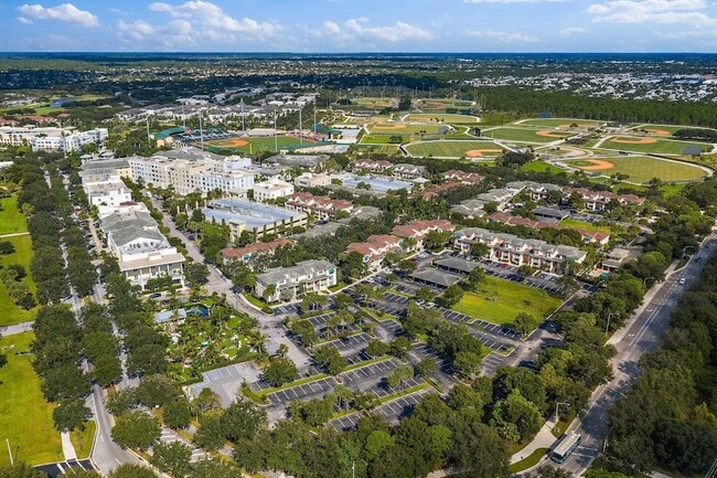 Building Photo - 1203 Town Center Dr