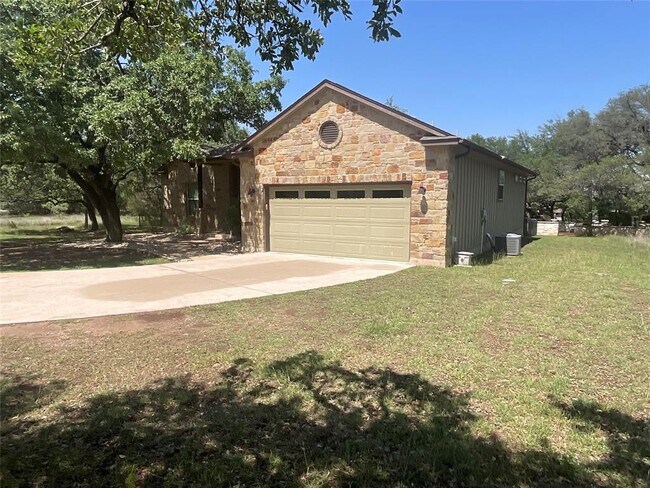 Building Photo - 313 Bedford Dr