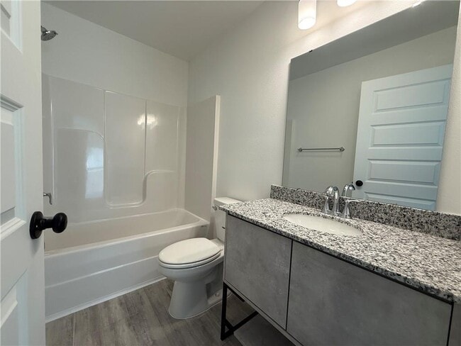 Building Photo - 831 States Ave