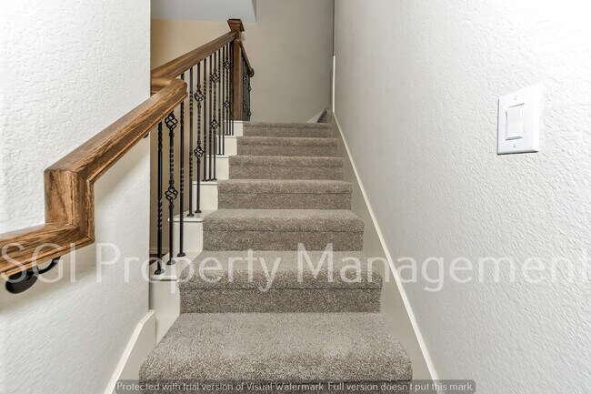 Building Photo - 679 Emily Ln