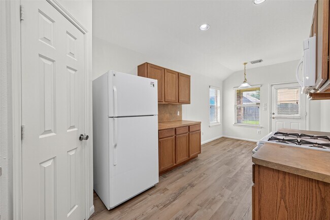 Building Photo - 7218 Fox Hall Ln