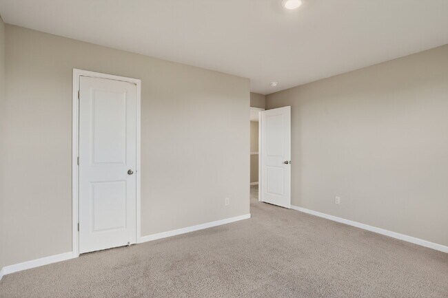 Building Photo - Spacious 4BR/2.5BA Home in El Reno — 2,213 Sq Ft, Move-In Ready