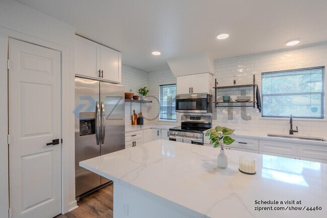 Building Photo - 4111 Beran Dr