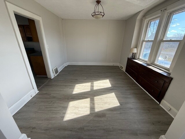 Building Photo - 991 Wooster Rd N