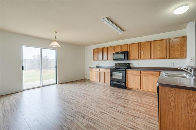 Building Photo - 2100 Pine Knoll Way