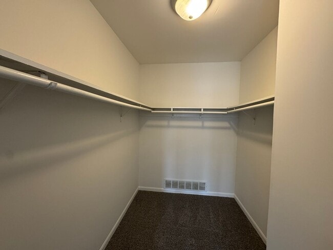 Building Photo - 203-203 Briarcrest Ct