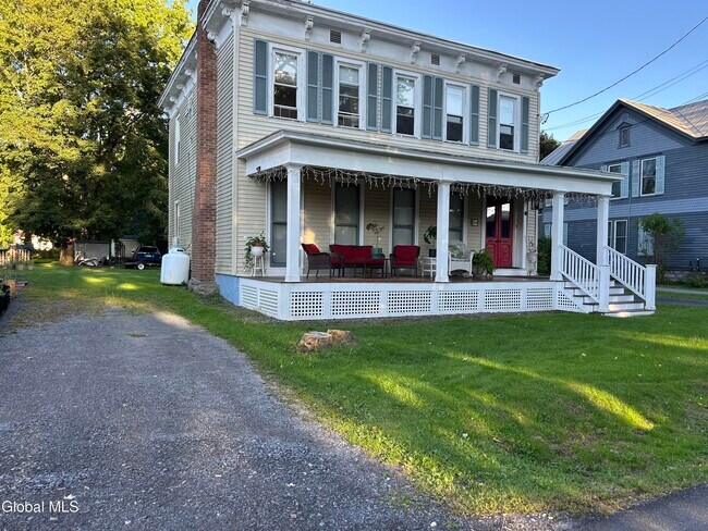 Building Photo - 128 Wells Ave