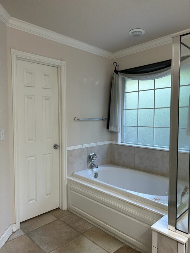 Building Photo - 6 Sunset Limited