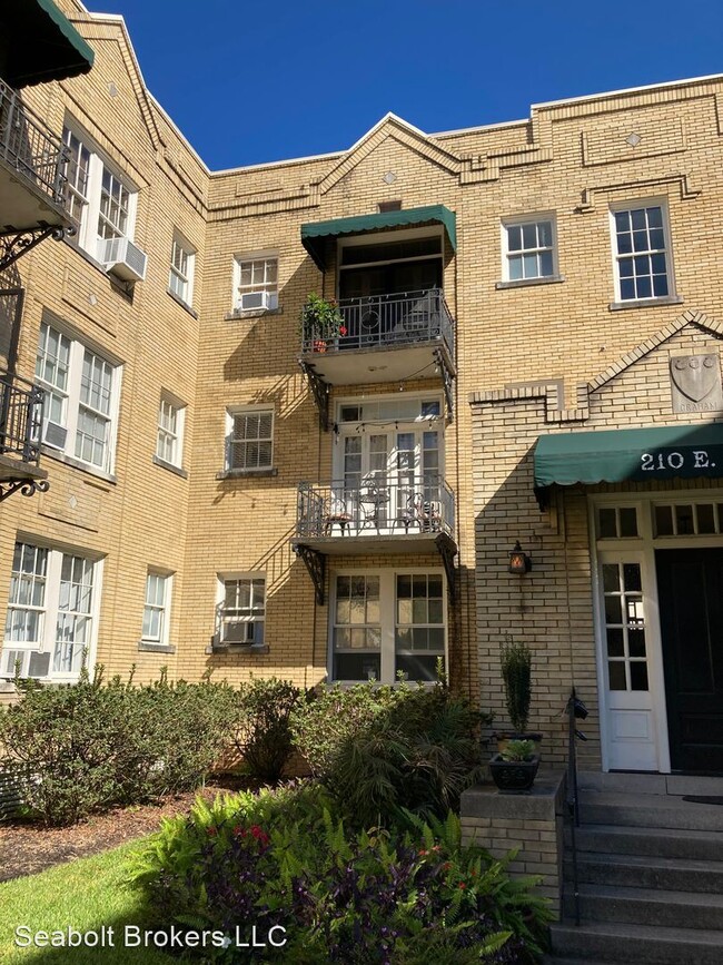 Primary Photo - 1 br, 1 bath House - 210 E. State St. #31