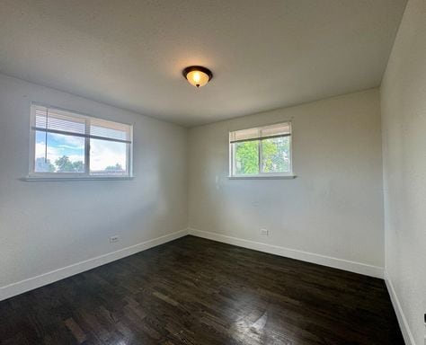Building Photo - 2 Bedroom 1 Bath In Lakewood! Available Now!!