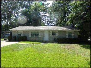 Building Photo - 9200 Tedburn Cir