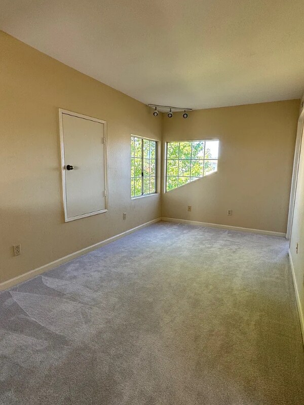 Building Photo - 12904 Sedge Ct