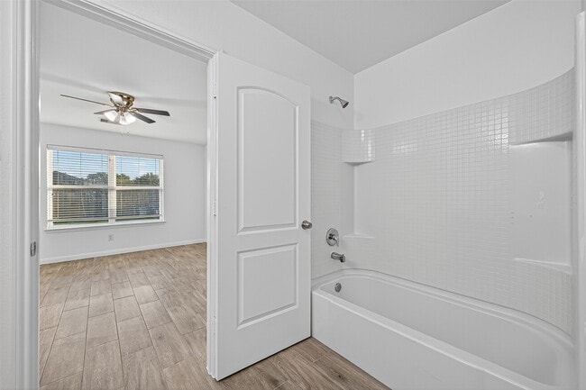 Building Photo - 6009 Cypress Ln
