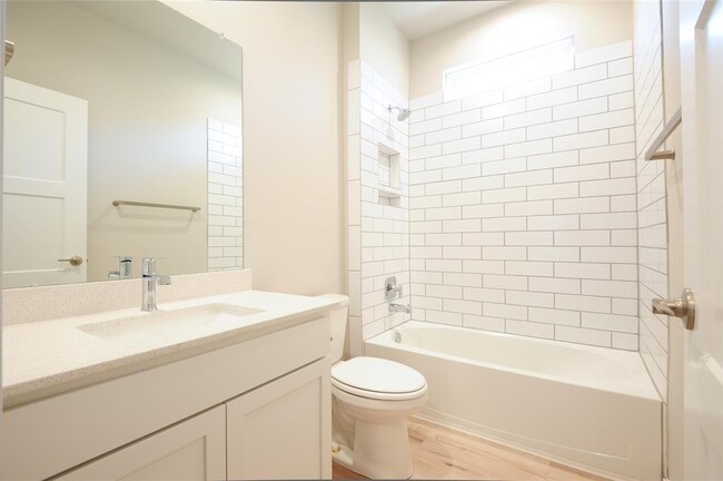 Building Photo - 22827 Castello Lakes Dr