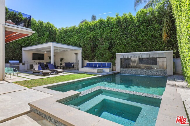 Building Photo - 13812 Cumpston St